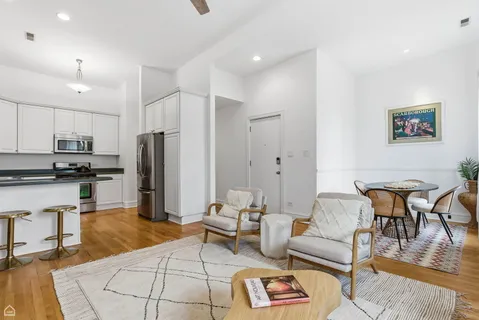 $649,500 | 2833 North Burling Street, Unit 3N, Chicago, IL 60657