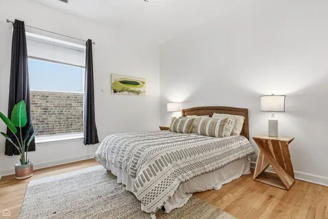 $649,500 | 2833 North Burling Street, Unit 3N, Chicago, IL 60657