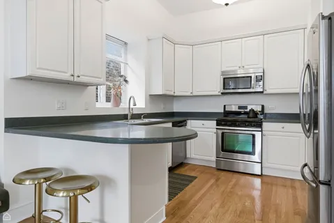 $649,500 | 2833 North Burling Street, Unit 3N, Chicago, IL 60657