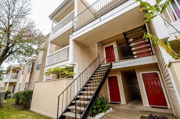 $1,150 | 2750 Holly Hall Street, Unit 1604, Houston, TX 77054