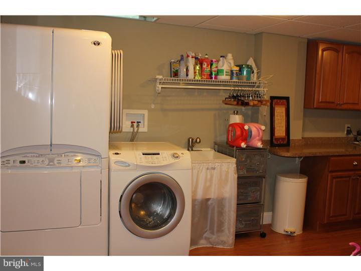 10 Rams Gate Court Medford, NJ 08055 - Photo 22 of 25 Laundry Room