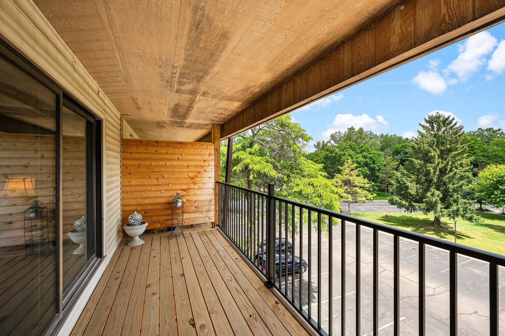10451 Greenbrier Road, Unit 318 Minnetonka, MN 55305 - Photo 18 of 27