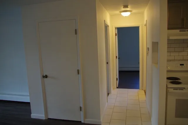 $2,400 | 81 High Street, Unit 10, Amesbury, MA 01913