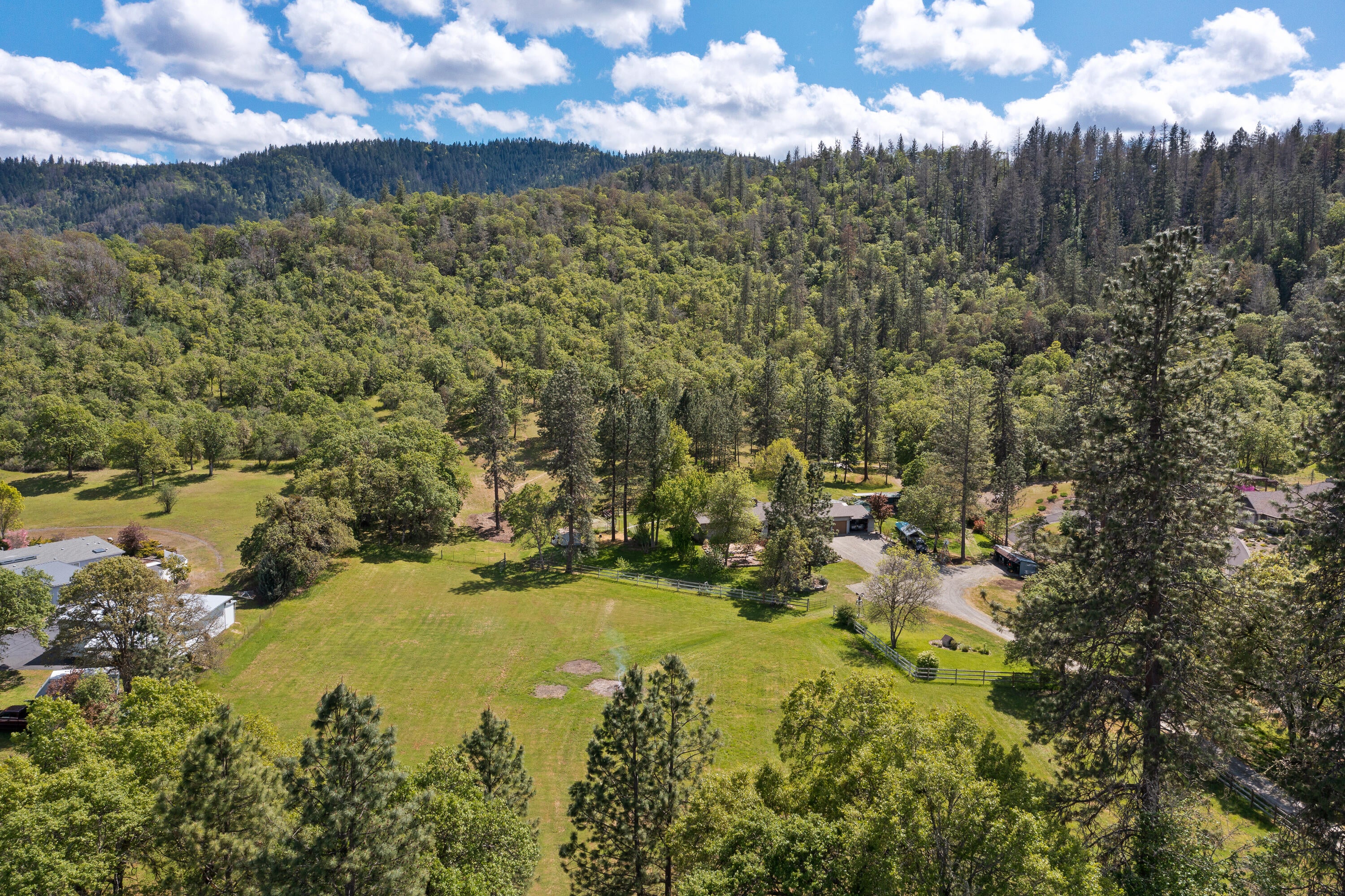 7065 Old Stage Road Central Point, OR 97502 - Photo 35 of 35 DRONE (13 of 14)