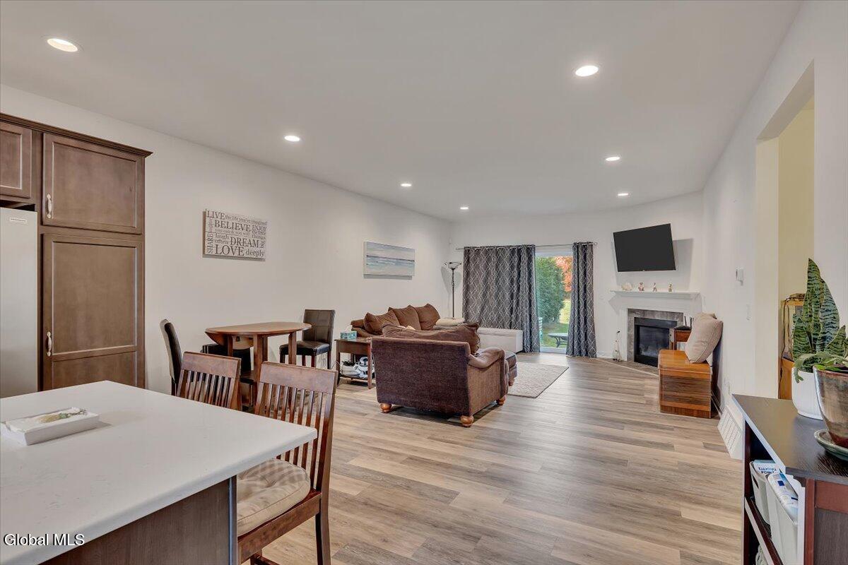 21 David Drive Bethlehem, NY 12077 - Photo 7 of 27 02-P1592394