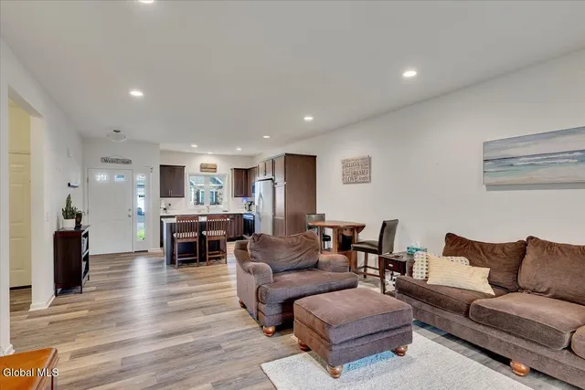 $389,900 | 21 David Drive, Bethlehem, NY 12077