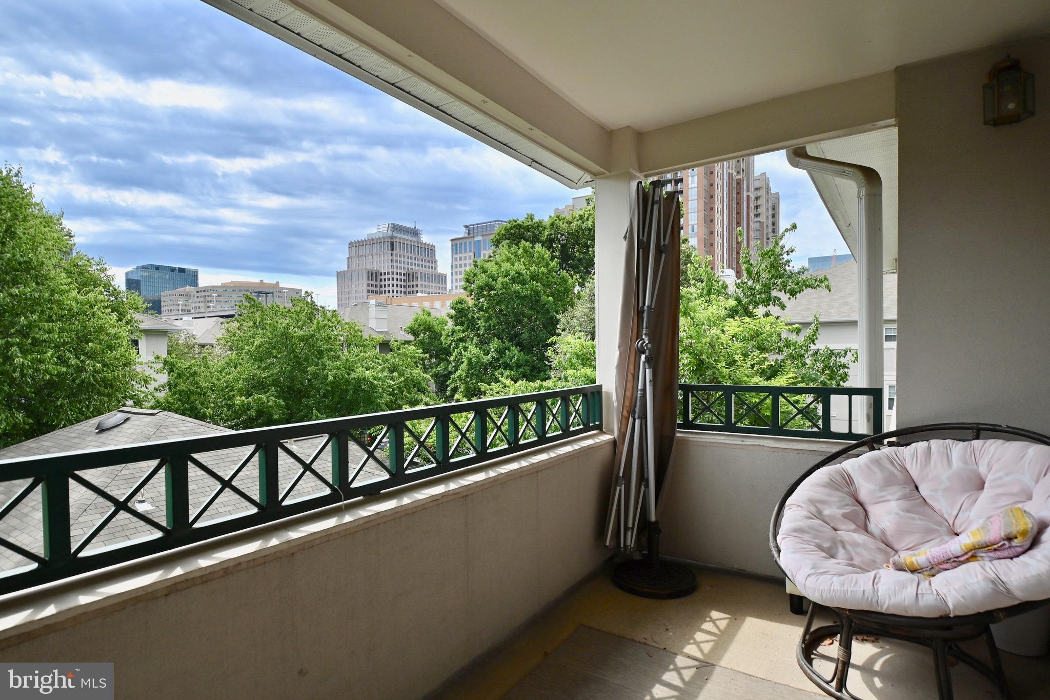 12012 Taliesin Place, Unit 34 Reston, VA 20190 - Photo 28 of 29 Awesome Balcony