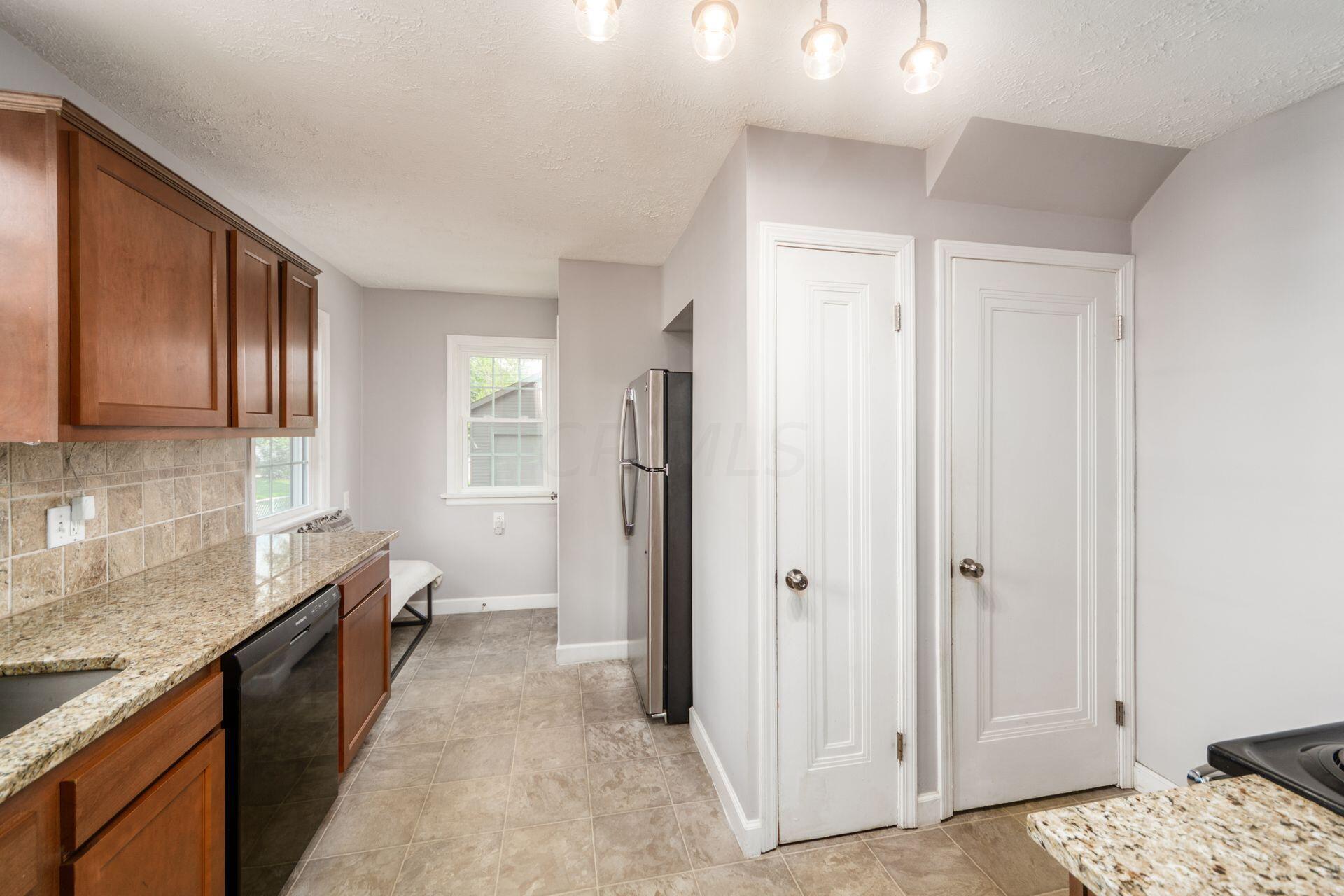 1026 South Remington Road Columbus, OH 43209 - Photo 10 of 48 012_1546_Y S Remington Rd-042