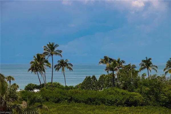 $15,000 | 60 Seagate Drive, Unit 402, Naples, FL 34103