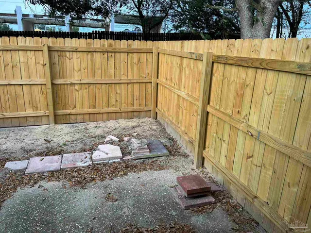 $1,300 | 3222 Redwood Lane, Gulf Breeze, FL 32563