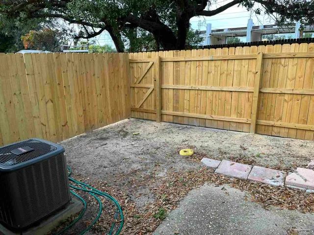 $1,300 | 3222 Redwood Lane, Gulf Breeze, FL 32563