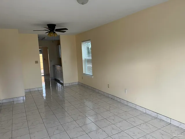 $1,300 | 3222 Redwood Lane, Gulf Breeze, FL 32563