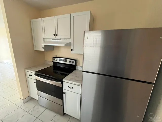 $1,300 | 3222 Redwood Lane, Gulf Breeze, FL 32563