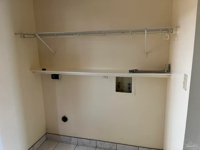 $1,300 | 3222 Redwood Lane, Gulf Breeze, FL 32563