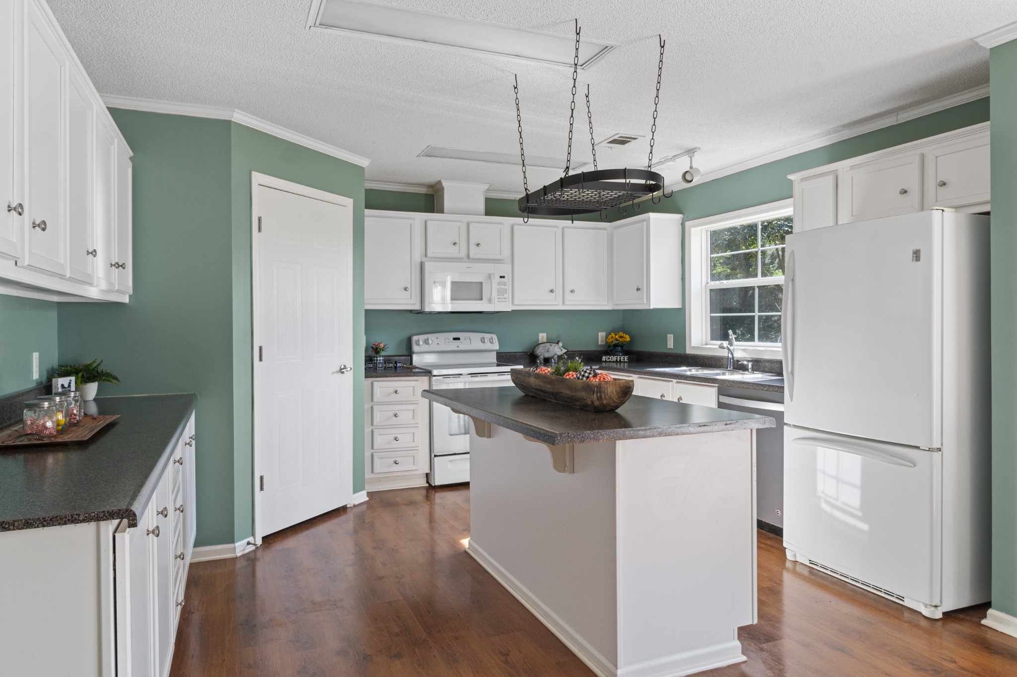 1601 Silver Lane Spring Hill, TN 37174 - Photo 6 of 36