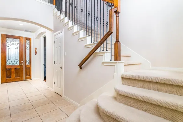 a view of entryway and hall