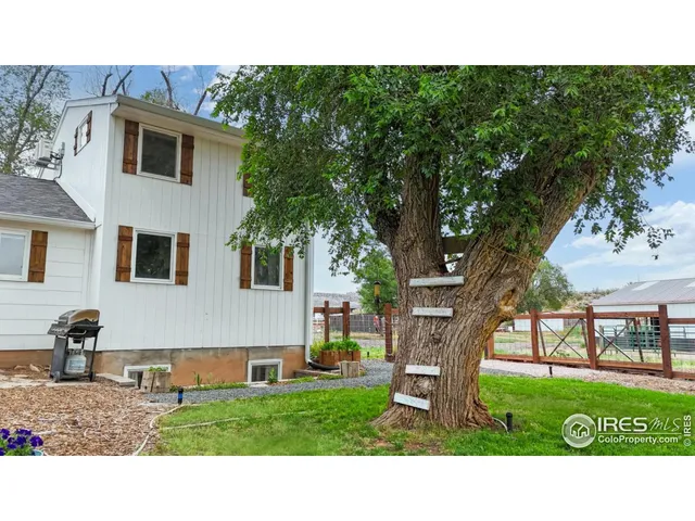 a picture of city view