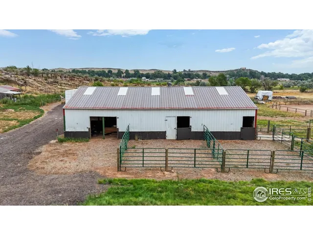 a house view with a backyard space