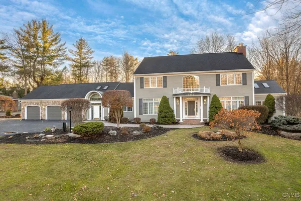$974,900 | 7111 Thorntree Hill Drive, De Witt, NY 13066