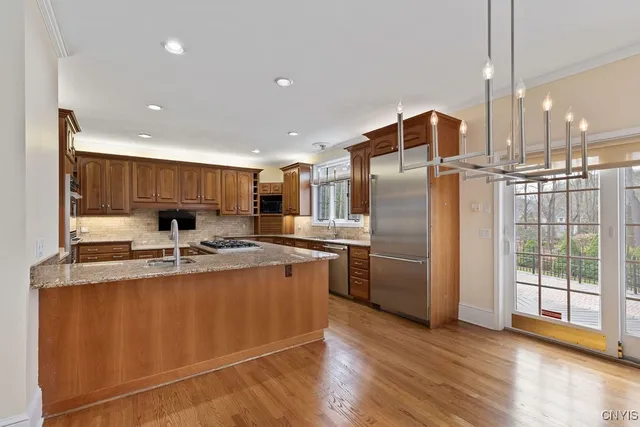 $999,900 | 7111 Thorntree Hill Drive, De Witt, NY 13066