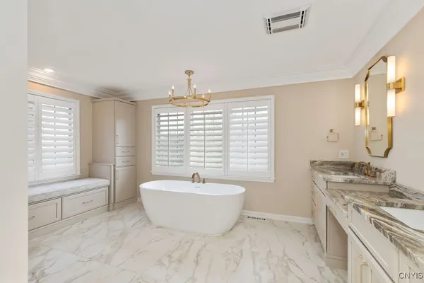 $974,900 | 7111 Thorntree Hill Drive, De Witt, NY 13066