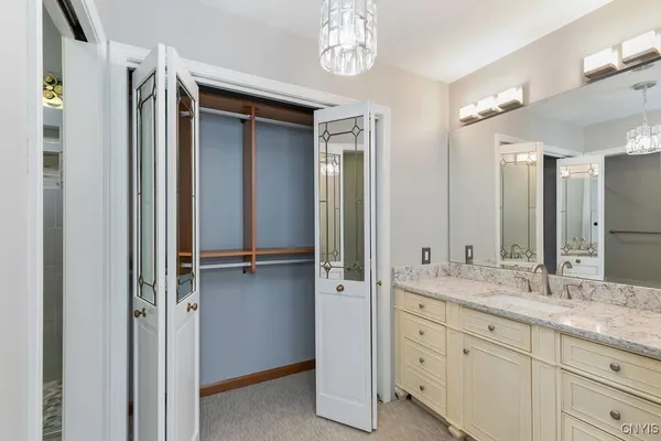 $974,900 | 7111 Thorntree Hill Drive, De Witt, NY 13066