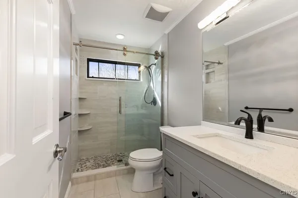 $974,900 | 7111 Thorntree Hill Drive, De Witt, NY 13066