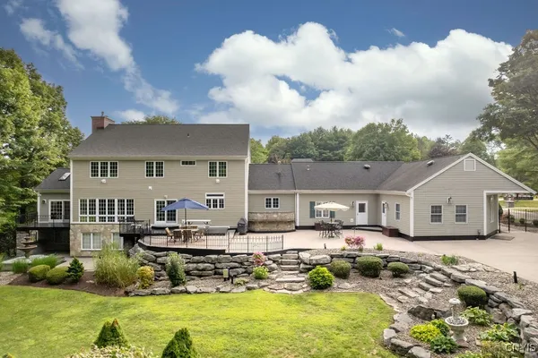 $974,900 | 7111 Thorntree Hill Drive, De Witt, NY 13066