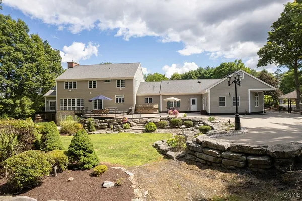 $974,900 | 7111 Thorntree Hill Drive, De Witt, NY 13066