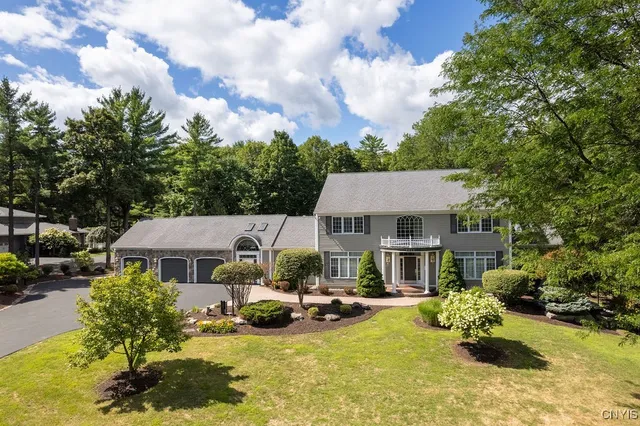 $999,900 | 7111 Thorntree Hill Drive, De Witt, NY 13066