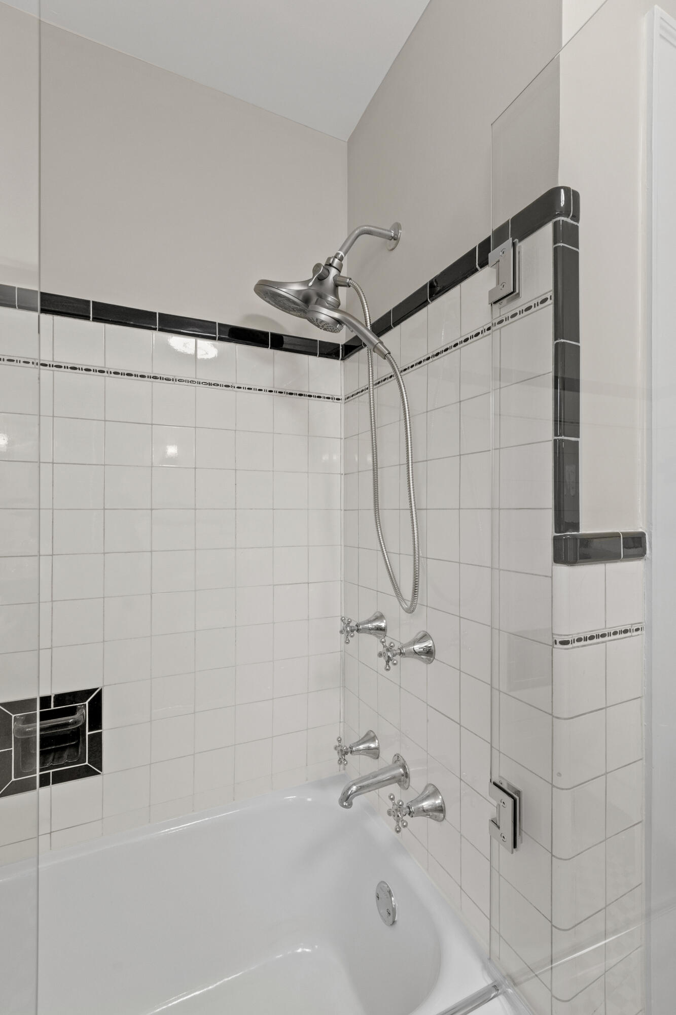 1370 Fontaine Road Lexington, KY 40502 - Photo 20 of 25 1371 18