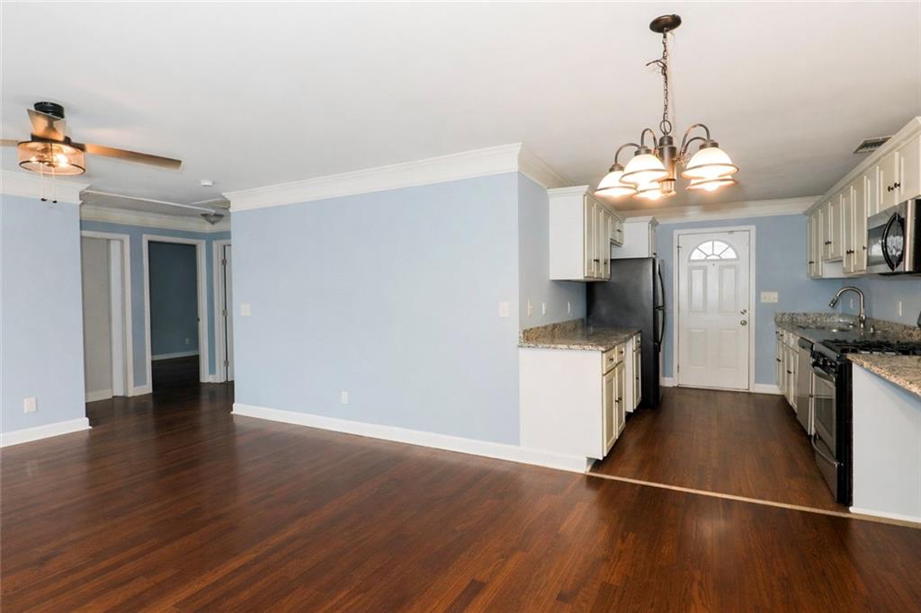 164 Fairburn Road Southwest Atlanta, GA 30331 - Photo 4 of 13