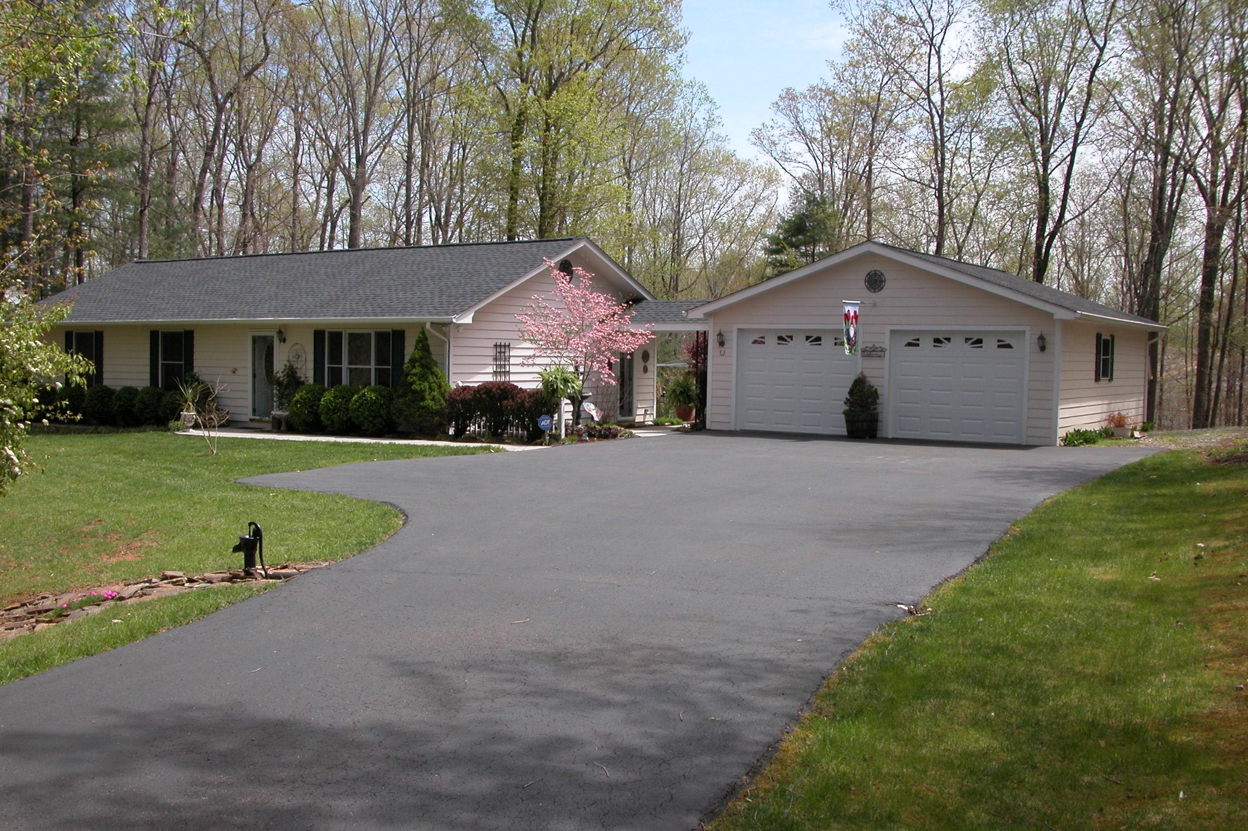 442 Mt Airy Road Hardy, VA 24101 - Photo 1 of 28 Front