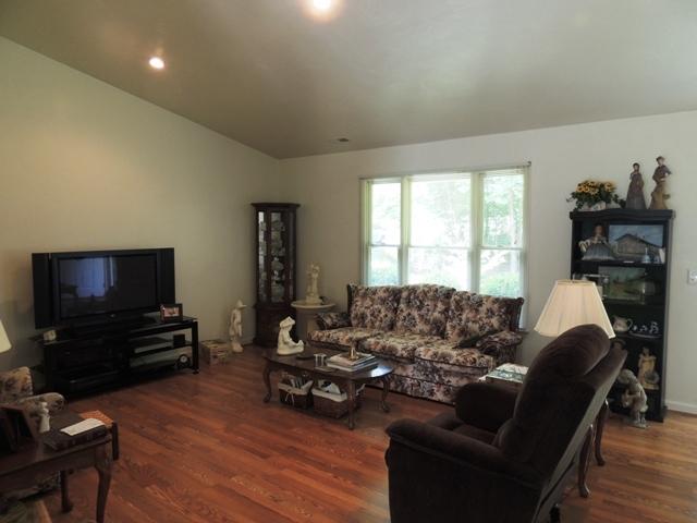 442 Mt Airy Road Hardy, VA 24101 - Photo 14 of 28 Great Room01