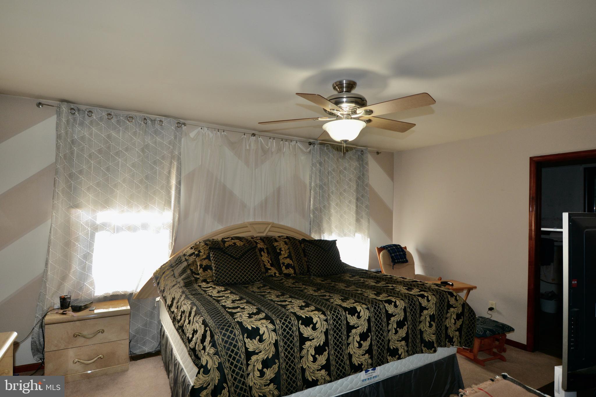 9 Pheasant Road Clementon, NJ 08021 - Photo 29 of 49 Primary Bedroom
