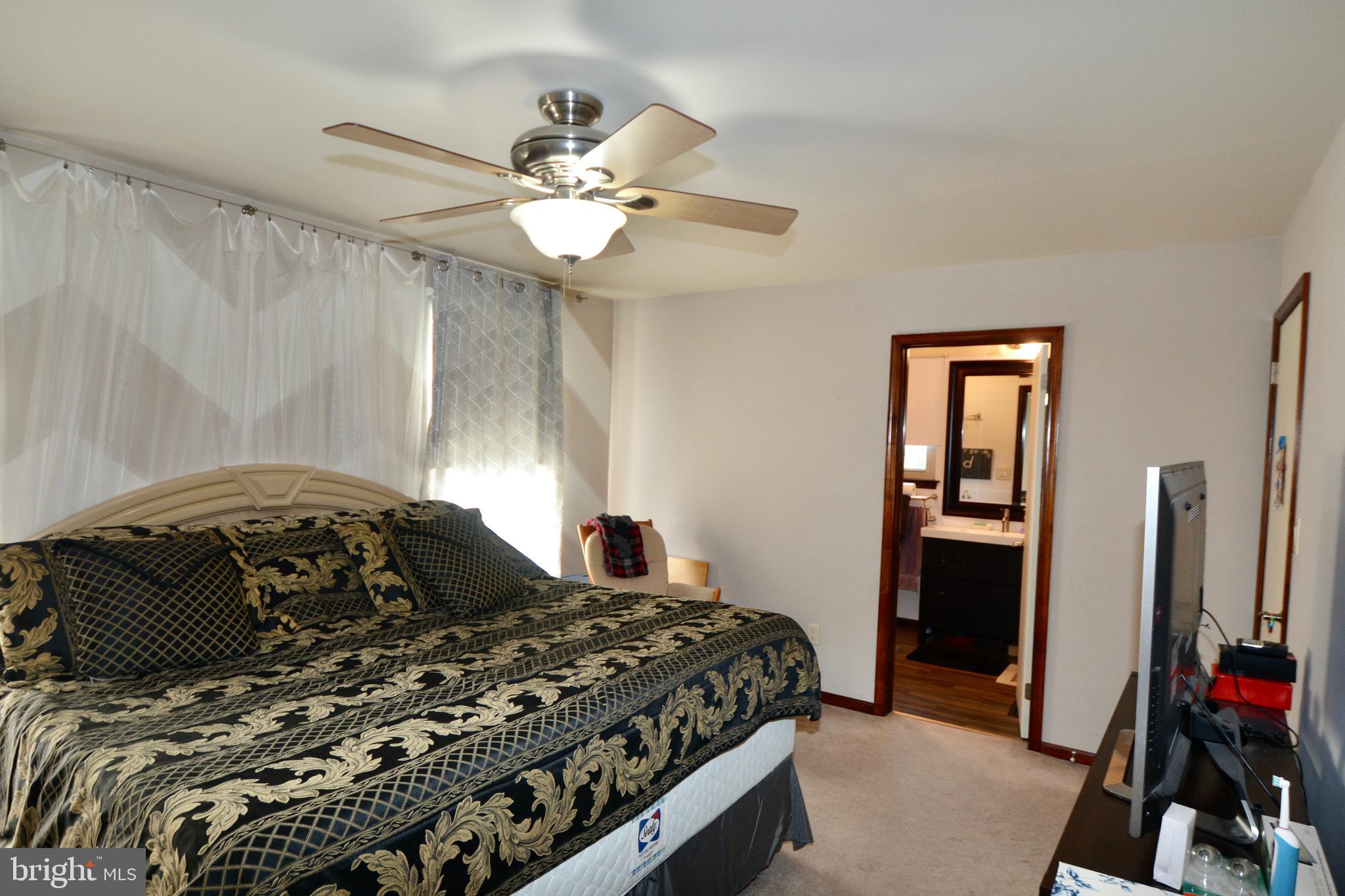 9 Pheasant Road Clementon, NJ 08021 - Photo 30 of 49 Primary Bedroom