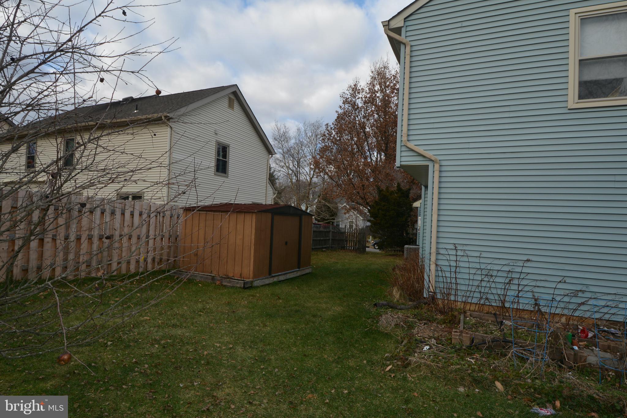 9 Pheasant Road Clementon, NJ 08021 - Photo 47 of 49 side yard