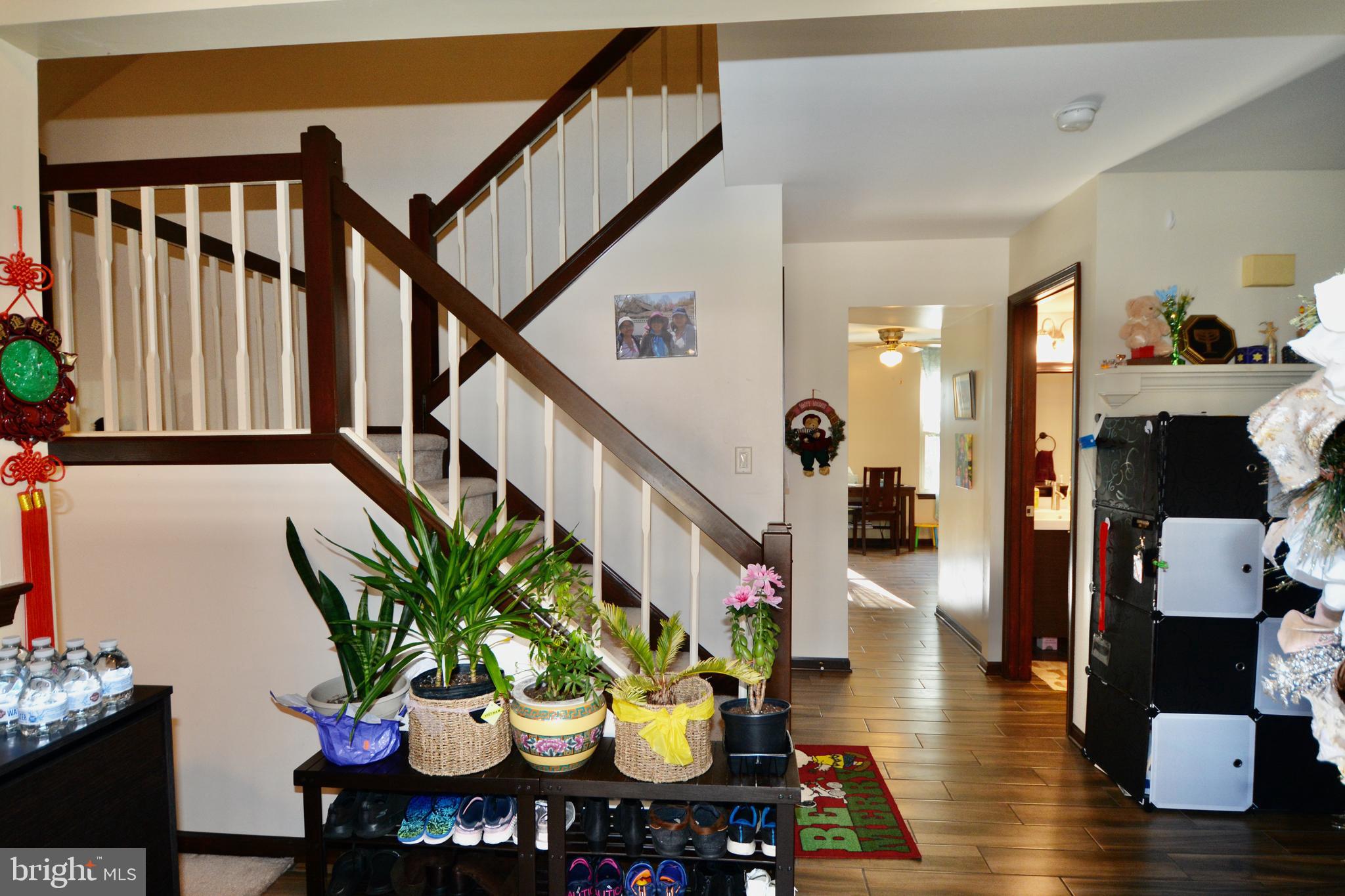 9 Pheasant Road Clementon, NJ 08021 - Photo 8 of 49 View into home from front door
