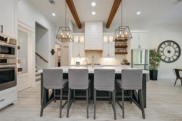 $975,000 | 2407 Chantilly Lane, Conroe, TX 77384
