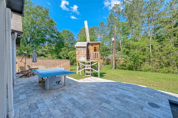$975,000 | 2407 Chantilly Lane, Conroe, TX 77384