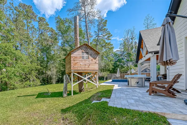 $975,000 | 2407 Chantilly Lane, Conroe, TX 77384