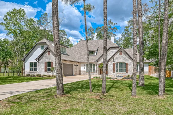$975,000 | 2407 Chantilly Lane, Conroe, TX 77384