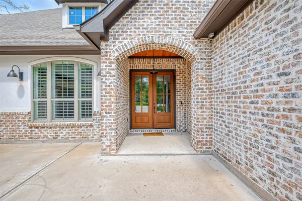 $975,000 | 2407 Chantilly Lane, Conroe, TX 77384