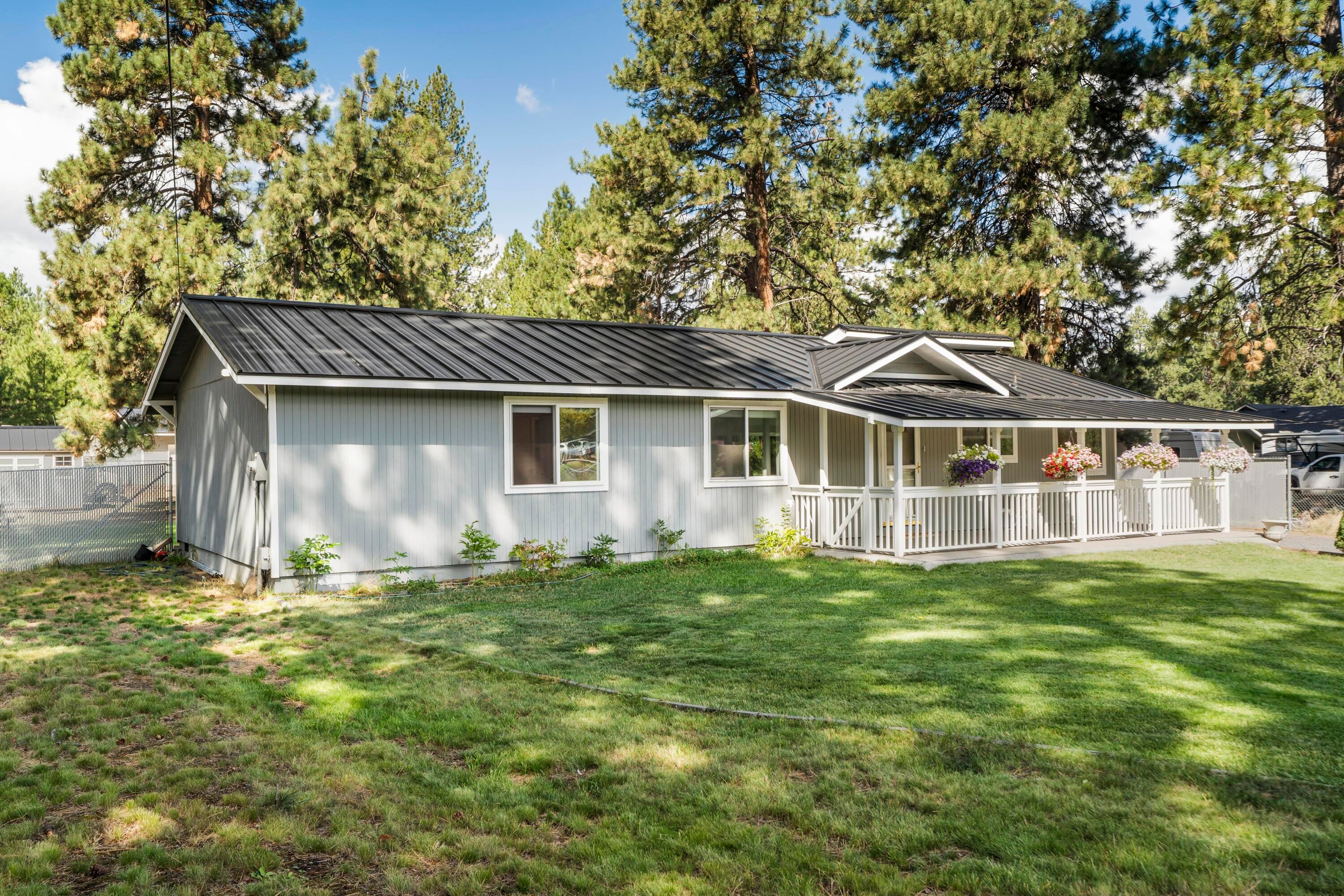 59773 Cheyenne Road Bend, OR 97702 - Photo 27 of 46 38-Exterior