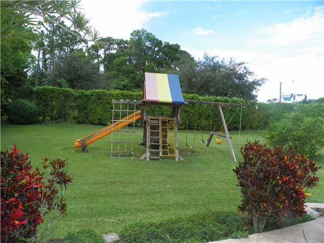 22127 Woodset Way Boca Raton, FL 33428 - Photo 18 of 22 Yard/Garden