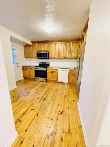 $2,300 | 1731 East 88th Avenue, Thornton, CO 80229