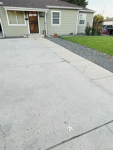 $2,300 | 1731 East 88th Avenue, Thornton, CO 80229