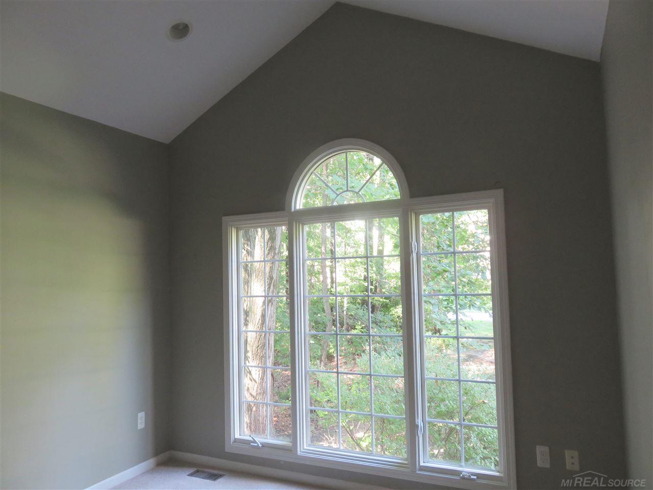 60680 Balmoral Way Rochester, MI 48306 - Photo 16 of 29