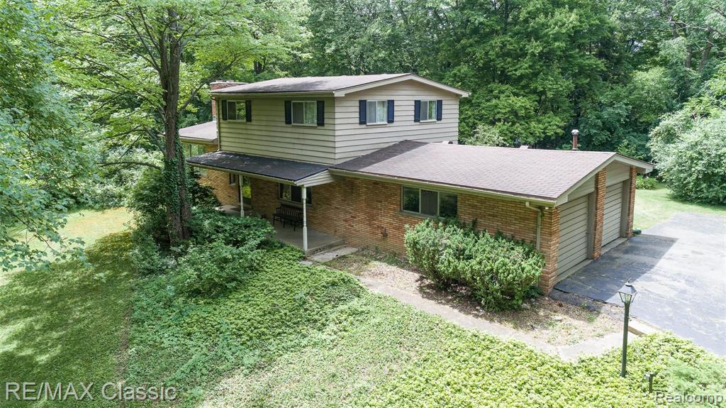 30535 Pear Ridge Farmington Hills, MI 48334 - Photo 1 of 51