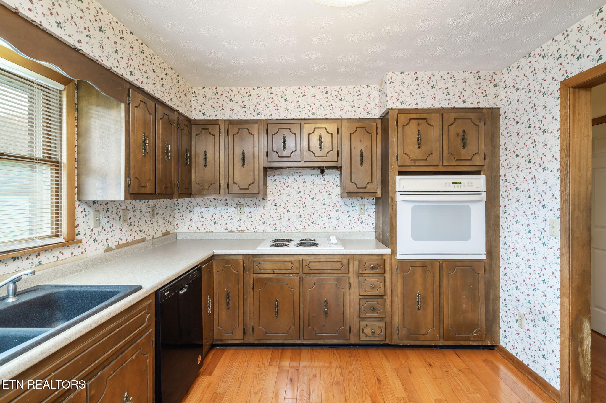 233 Hannah Road Harriman, TN 37748 - Photo 14 of 42 16-web-or-mls-233 Hannah Drive-17